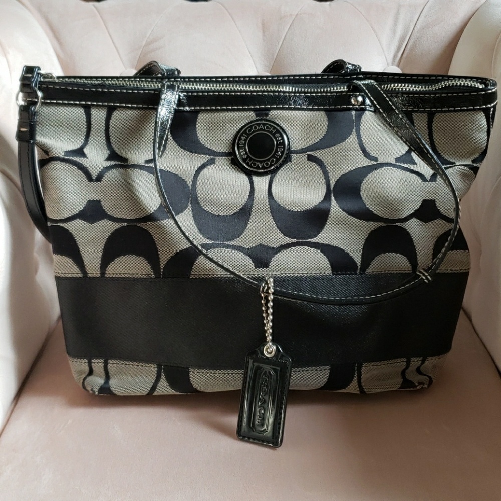 Coach Tote in excellent condition!